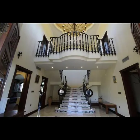Villa *